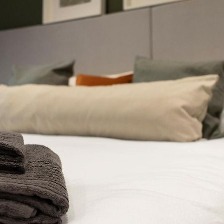 Luxe Courtyard Apartment For 4 Near Exeter City Centre Екстериор снимка