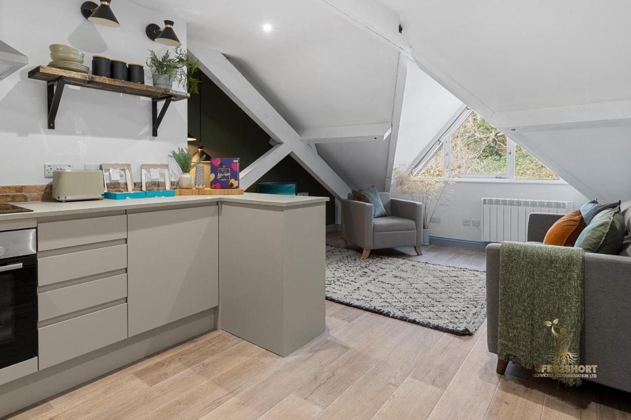 Luxe Courtyard Apartment For 4 Near Exeter City Centre Екстериор снимка
