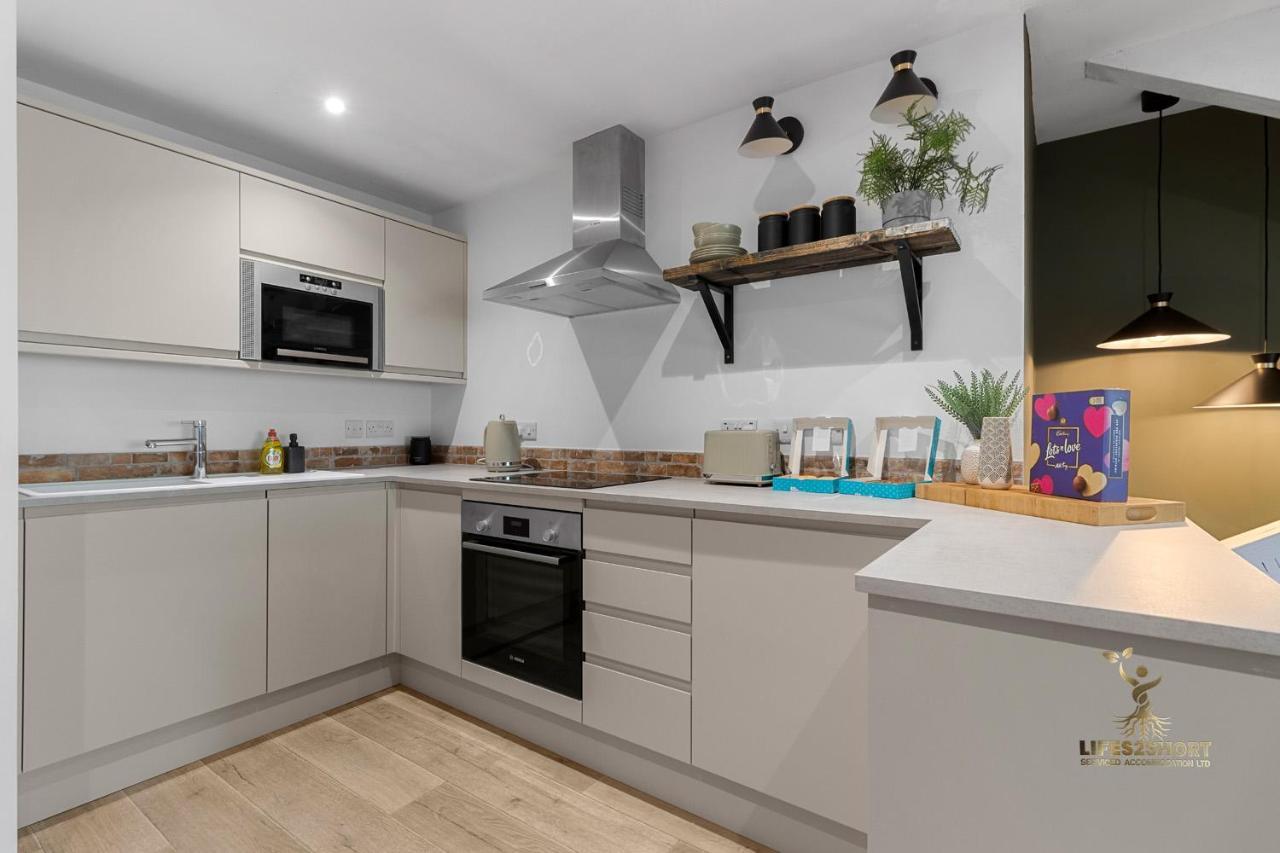 Luxe Courtyard Apartment For 4 Near Exeter City Centre Екстериор снимка