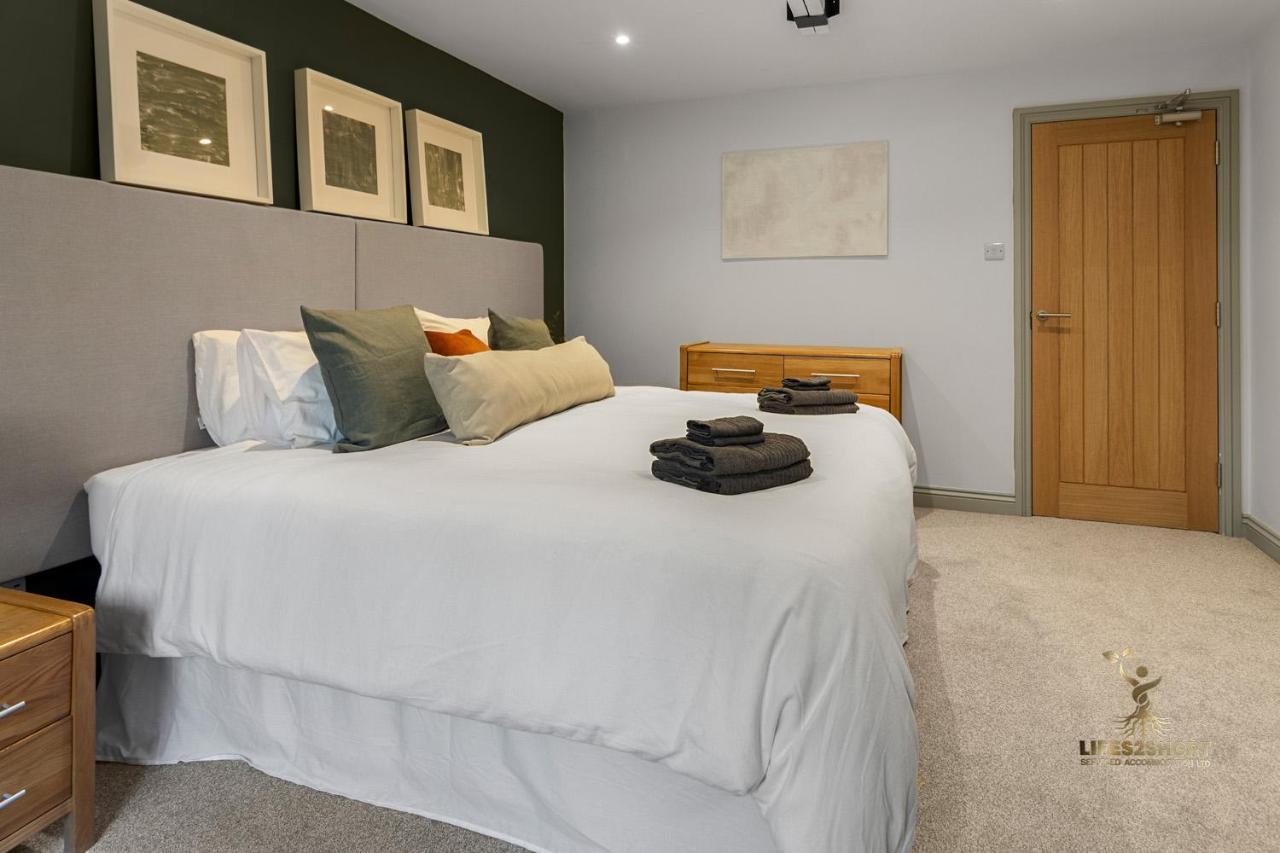 Luxe Courtyard Apartment For 4 Near Exeter City Centre Екстериор снимка